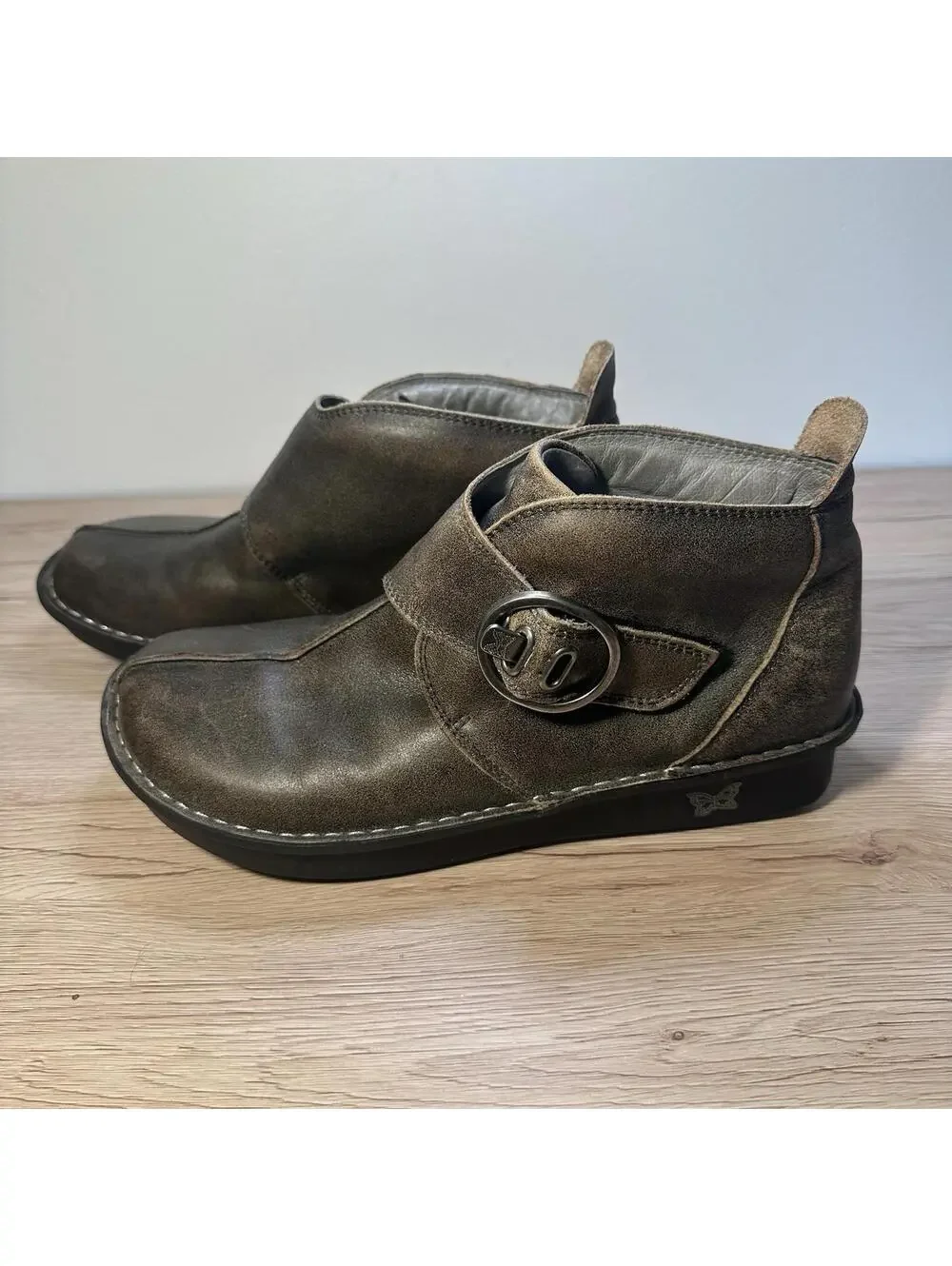 Alegria Boots Womens 40 Caiti Ankle Booties Taupe Leather Buckle Round Toe 8.5